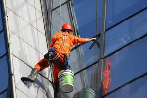 绵阳蜘蛛人幕墙清洗